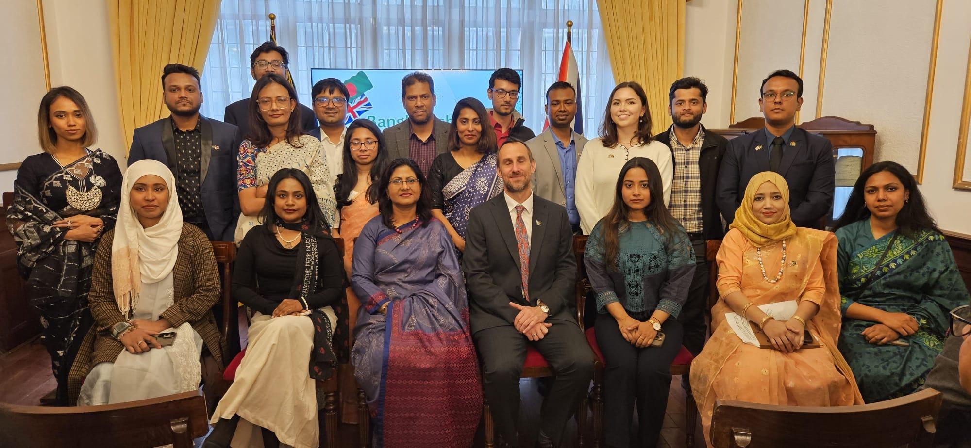 চল্লিশ মেধাবীকে সংবর্ধনা